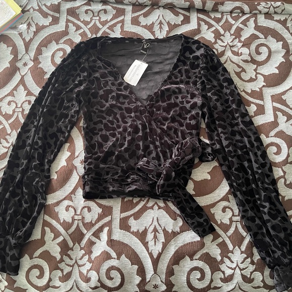 WINDSOR GOING OUT TOP - Picture 1 of 4